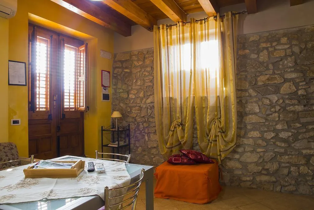 Vakantiehuis Casa Vacanze Caccamo Santa Lucia Italië